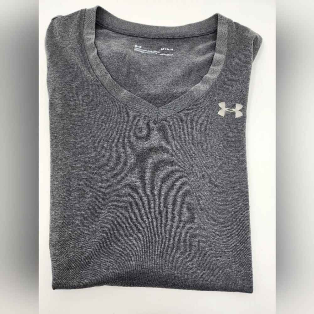 Under Armour Dark Gray‎ Short Sleeve V Neck Shirt Large